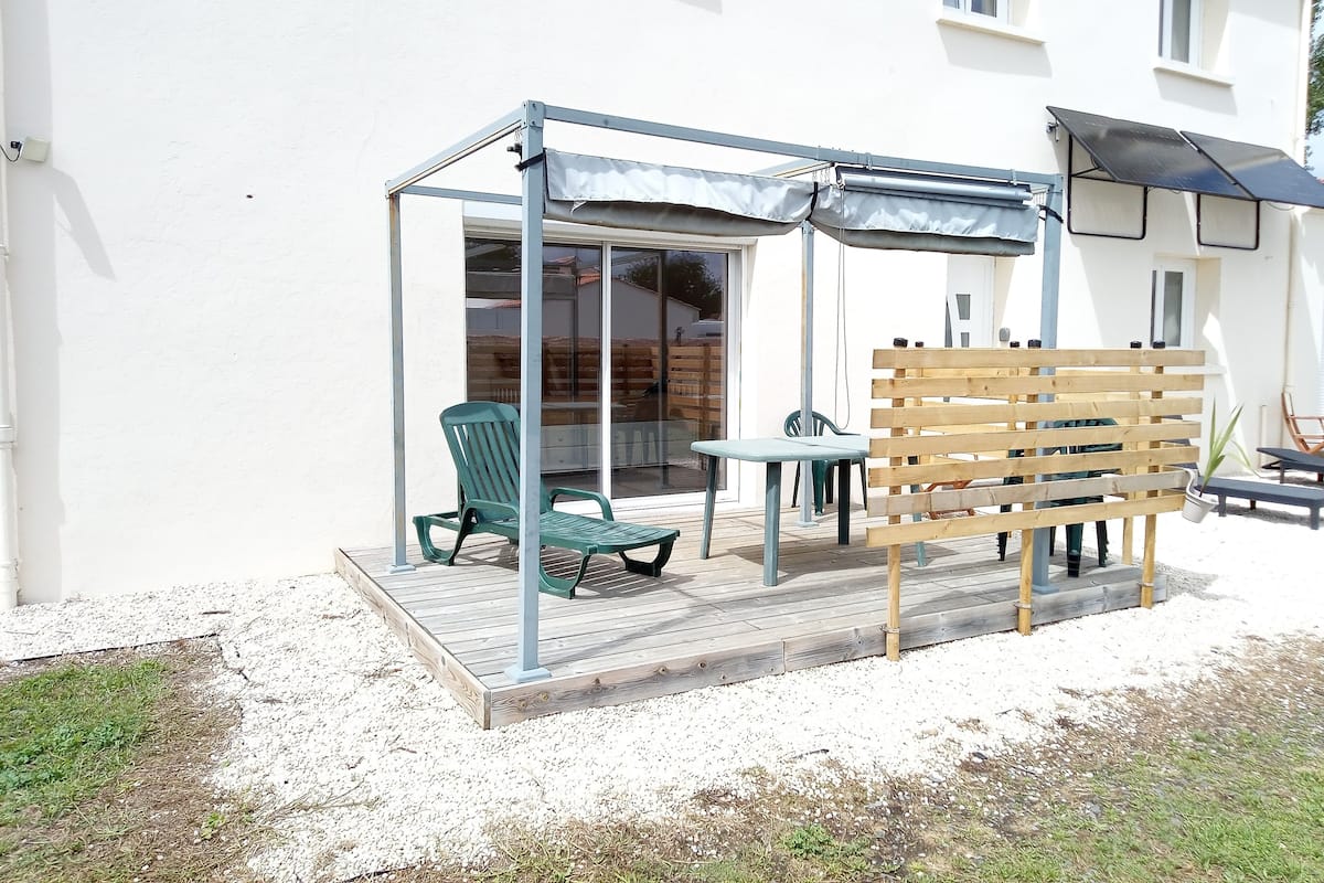 Basic Apartment, Multiple Beds | Terrace/patio
