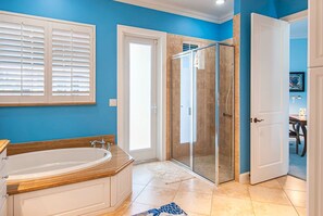 Bidet, towels - Gorgeous  home  in Gated community  with pool 3 blocks to beach.  Sleeps 6-8 (Vero Beach)