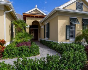 Exterior - Gorgeous  home  in Gated community  with pool 3 blocks to beach.  Sleeps 6-8 (Vero Beach)