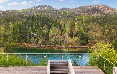 Beach front home in Førde i Hordaland