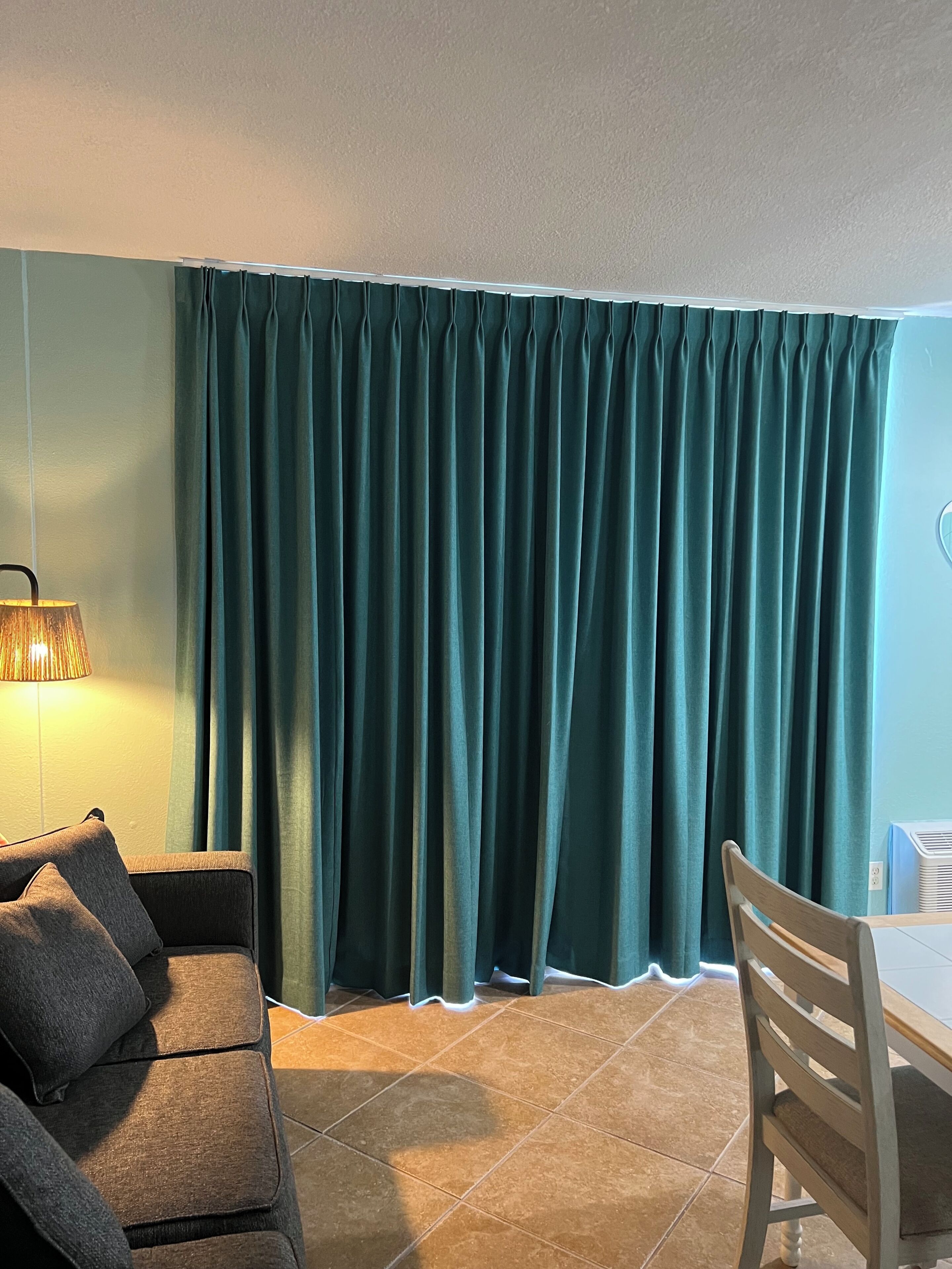 Top Floor Oceanfront Studio With Balcony And Pools. - Daytona Beach, FL
