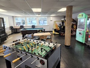 Game room - Top Floor Oceanfront Studio with Balcony and Pools. (Daytona Beach)