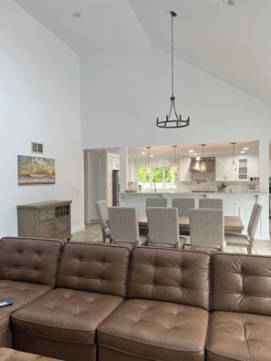 Interior - Beautiful Hamptons home  close to beaches, shopping, & restaurants!  (Hampton Bays)