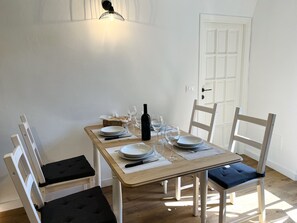Dining - In the heart of the historic center in the beautiful village of Dolceacqua (Dolceacqua)