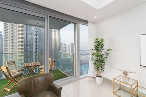 Signature Apartment | Terrace/patio - Lux BnB Opera Grand Burj Khalifa & Fountain View (Dubai)