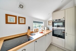 Fridge, microwave, stovetop, dishwasher - Lower Farm Cottage -  sleeps 4 guests  in 2 bedrooms (Sturminster Newton, Dorset)