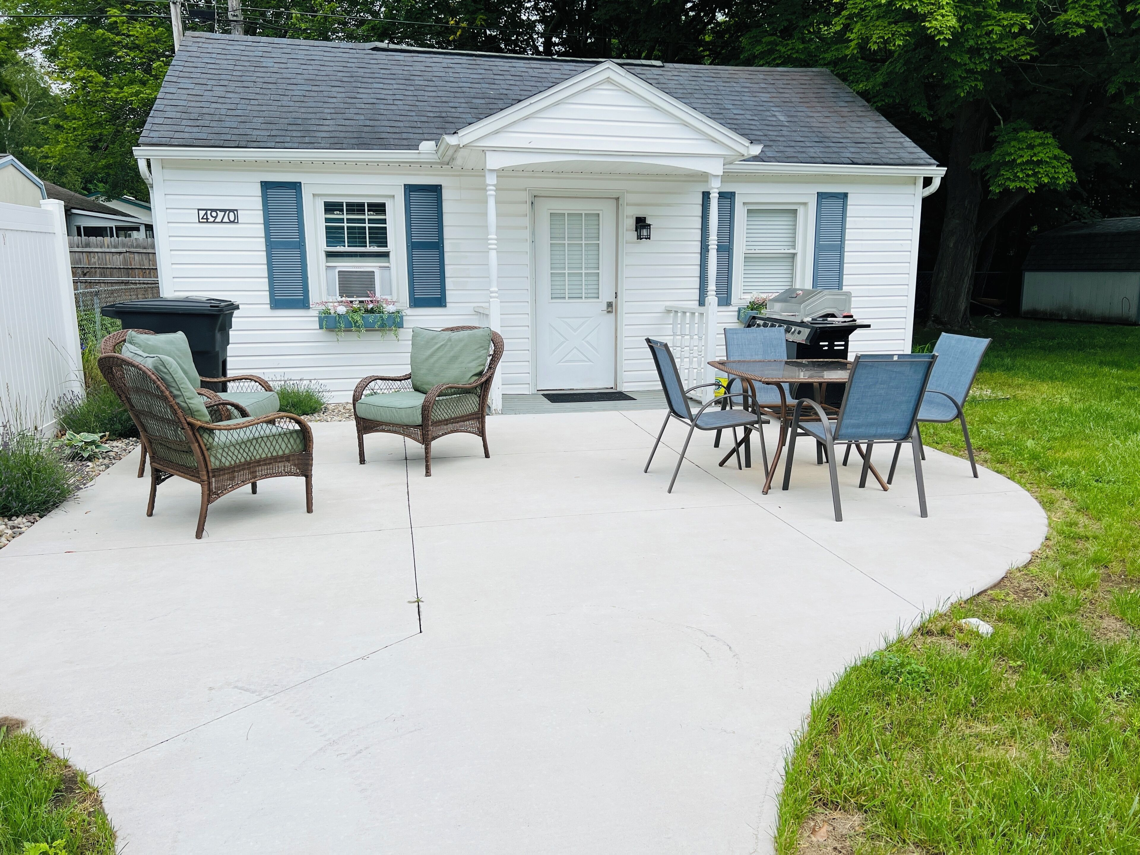  Home - studio style near Lake Harbor Park and Lk Michigan