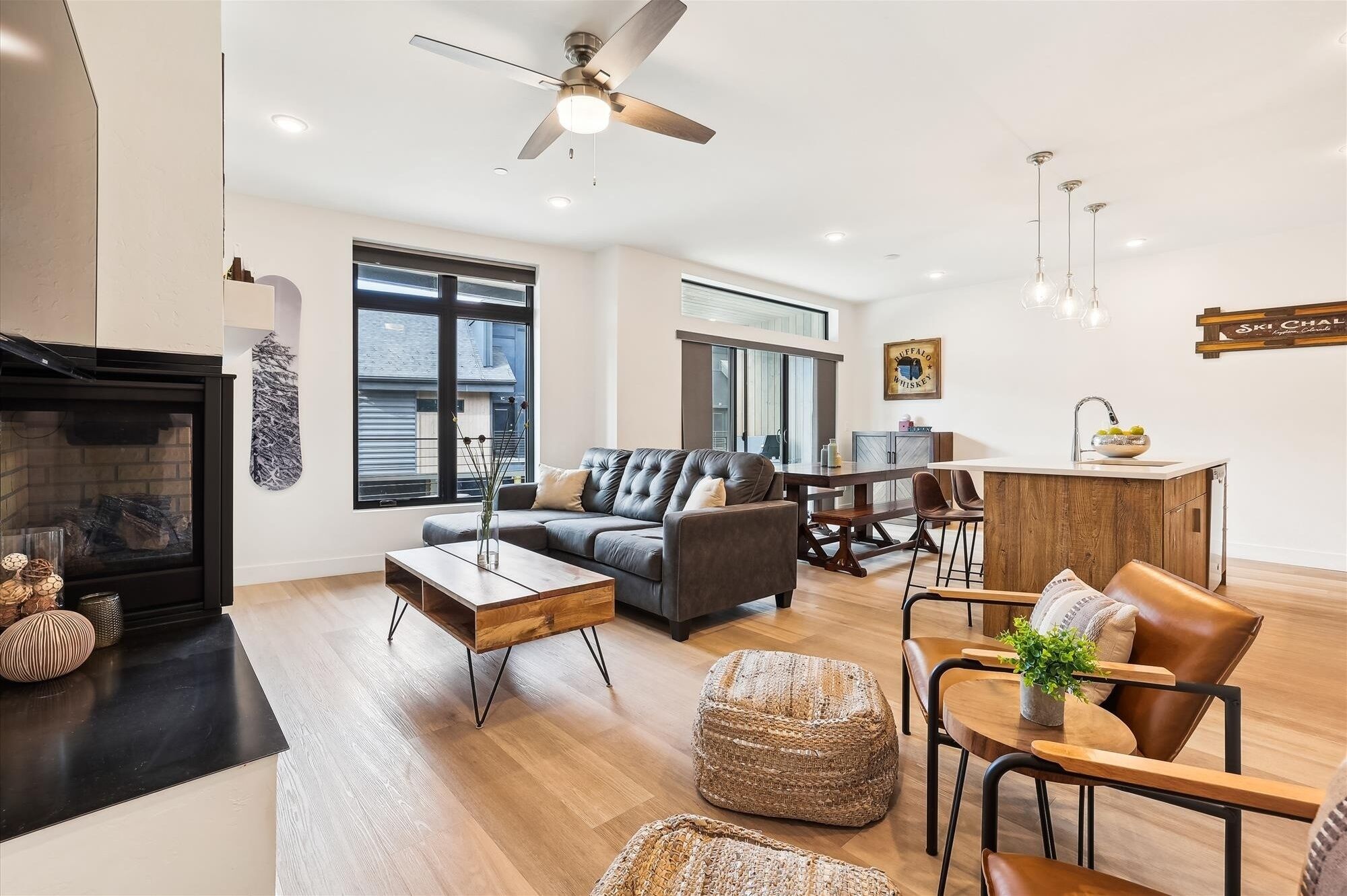 Condo, 2 Bedrooms | Living area