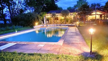 Piscina externa, piscina aquecida