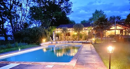 Prachtig en Rustig Gelegen Gelijkvloerse Villa in Italiaanse Stijl met Zwembad