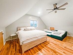 3 bedrooms, desk, iron/ironing board, travel cot