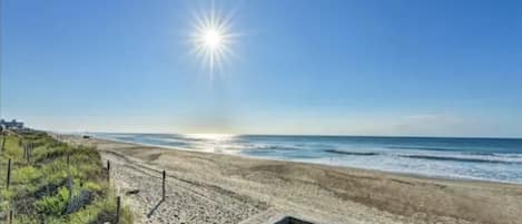 Beach nearby, sun loungers, beach towels
