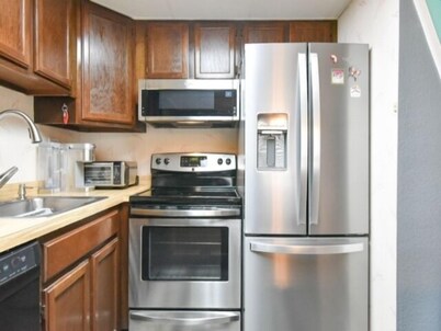 Large 2 Bedroom 2 Bath condo on the ocean block 