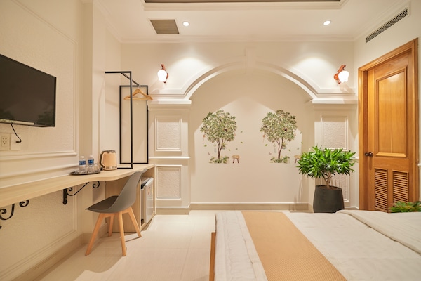 Superior Double Room | Desk, free WiFi, bed sheets