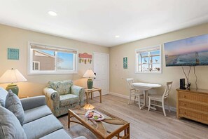 テレビ、書斎 / ワークスペース