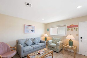 テレビ、書斎 / ワークスペース