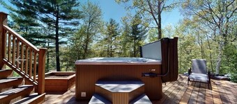 Fall River Oasis Suite with 6 Person Hot Tub