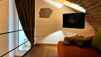 Luxury Apartment | 2 bedrooms, minibar, individually decorated, individually furnished