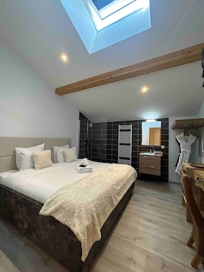 4 chambres, lit de bébé portatif, accès au Wi-Fi (inclus)