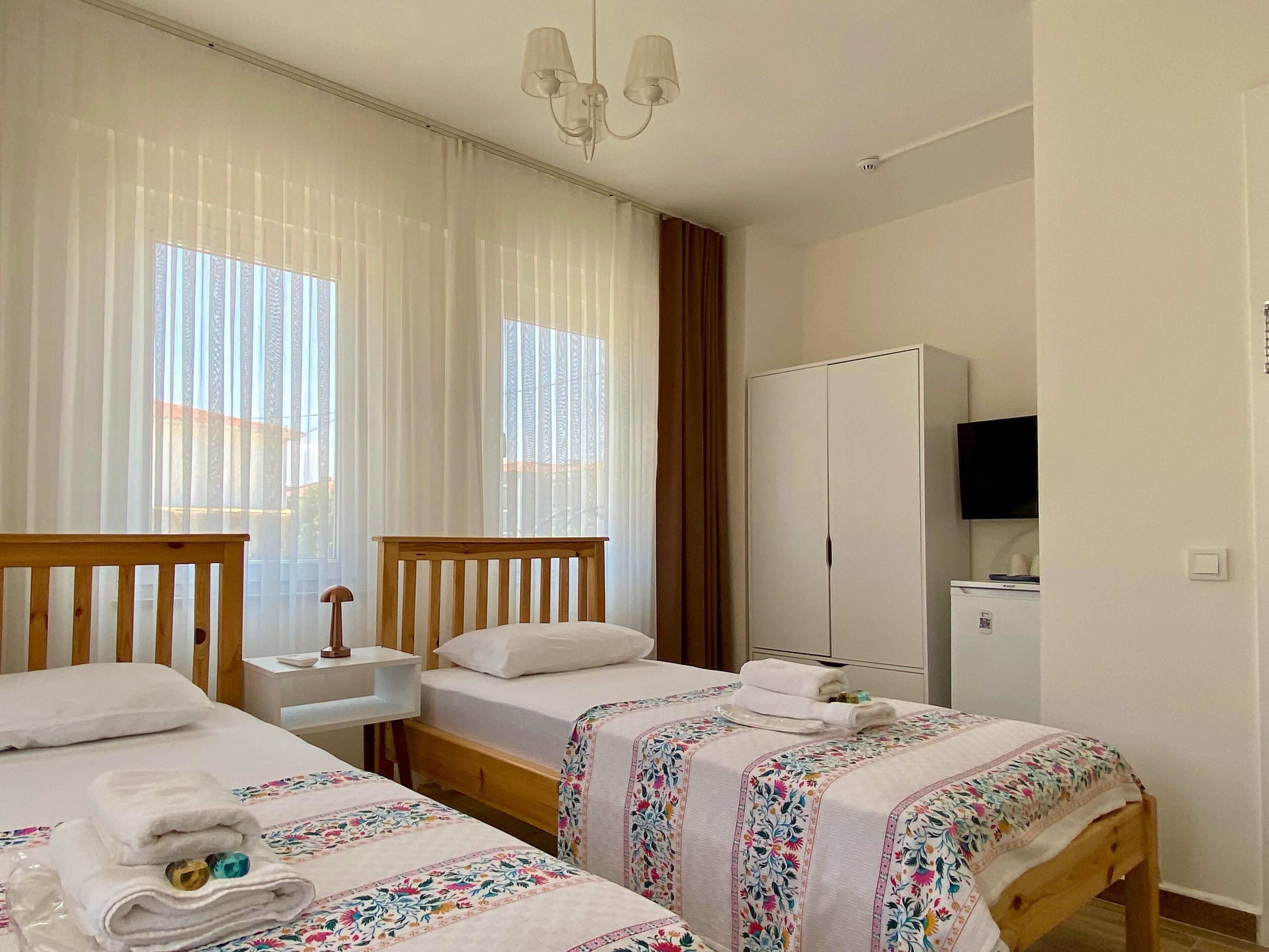 Premium bedding, WiFi (free), bed sheets