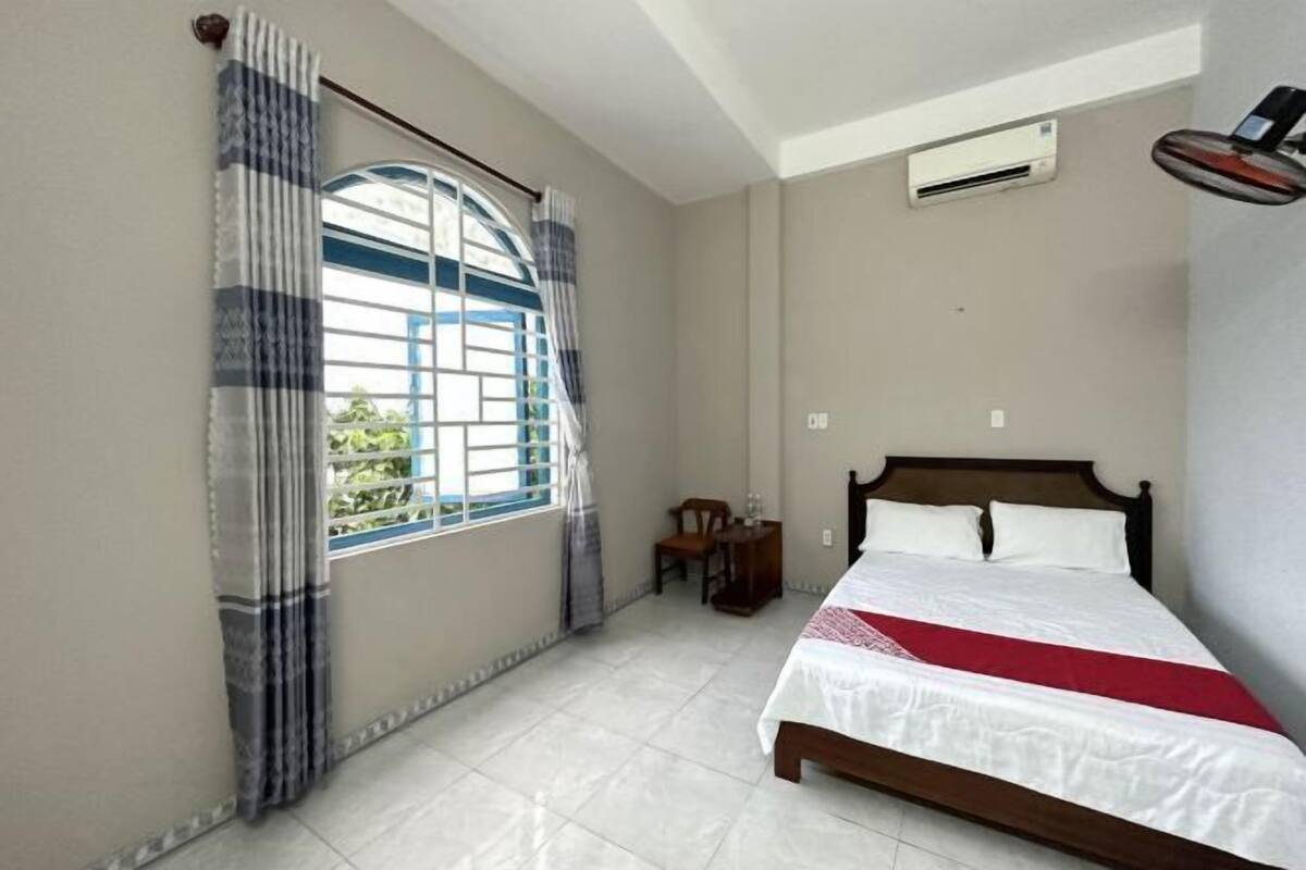 1 bedroom, desk, laptop workspace, free WiFi