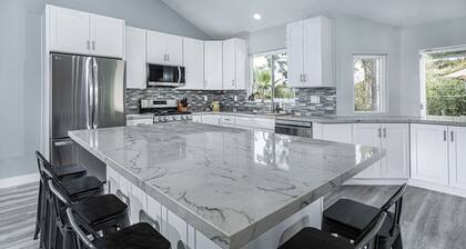 ~OPEN 3/16-18! Beachy Lagoon Getaway! Pool & Spa, Pets OK, Remodeled!~