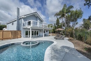 Outdoor pool, a heated pool - ~OPEN 12/16-19! Beachy Lagoon Getaway! Pool/Spa, Pets OK, Remodeled!~ (Carlsbad)