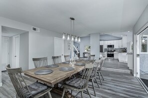 Dining - ~OPEN 12/16-19! Beachy Lagoon Getaway! Pool/Spa, Pets OK, Remodeled!~ (Carlsbad)