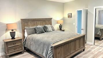 6 bedrooms, iron/ironing board, travel crib, free WiFi