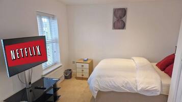 6 habitaciones, tabla de planchar con plancha, wifi y ropa de cama