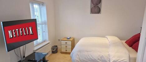 6 bedrooms, iron/ironing board, WiFi, bed sheets