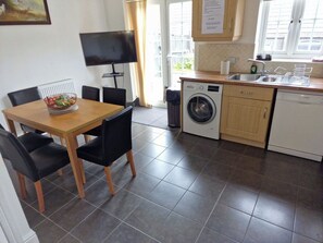 Dining - NightRest Homes 6 Bedroom Short & Long Term Smart Tv in each Room, Free Parking  (Oxley Park)