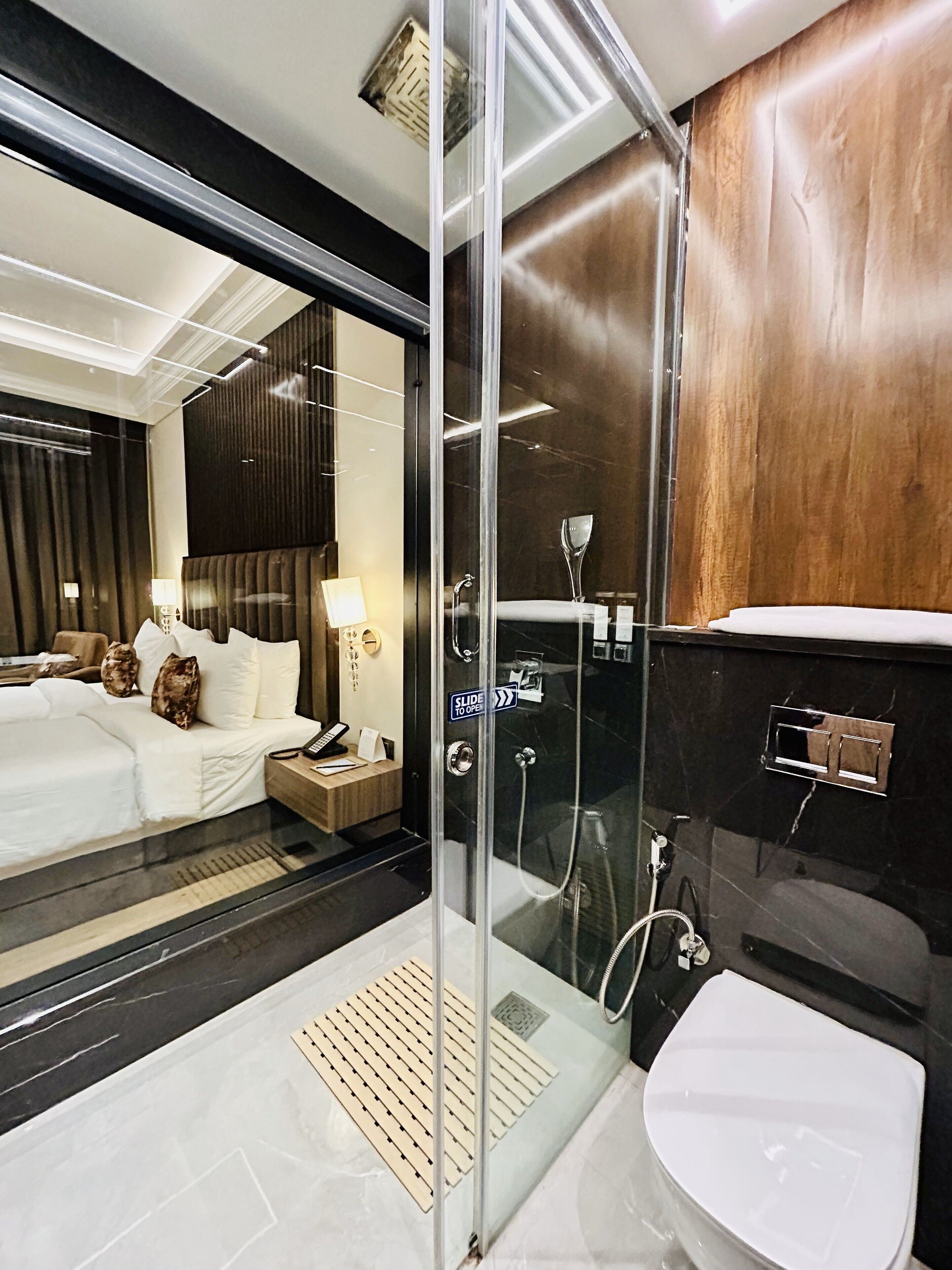 shower, rainfall showerhead, free toiletries, hair dryer