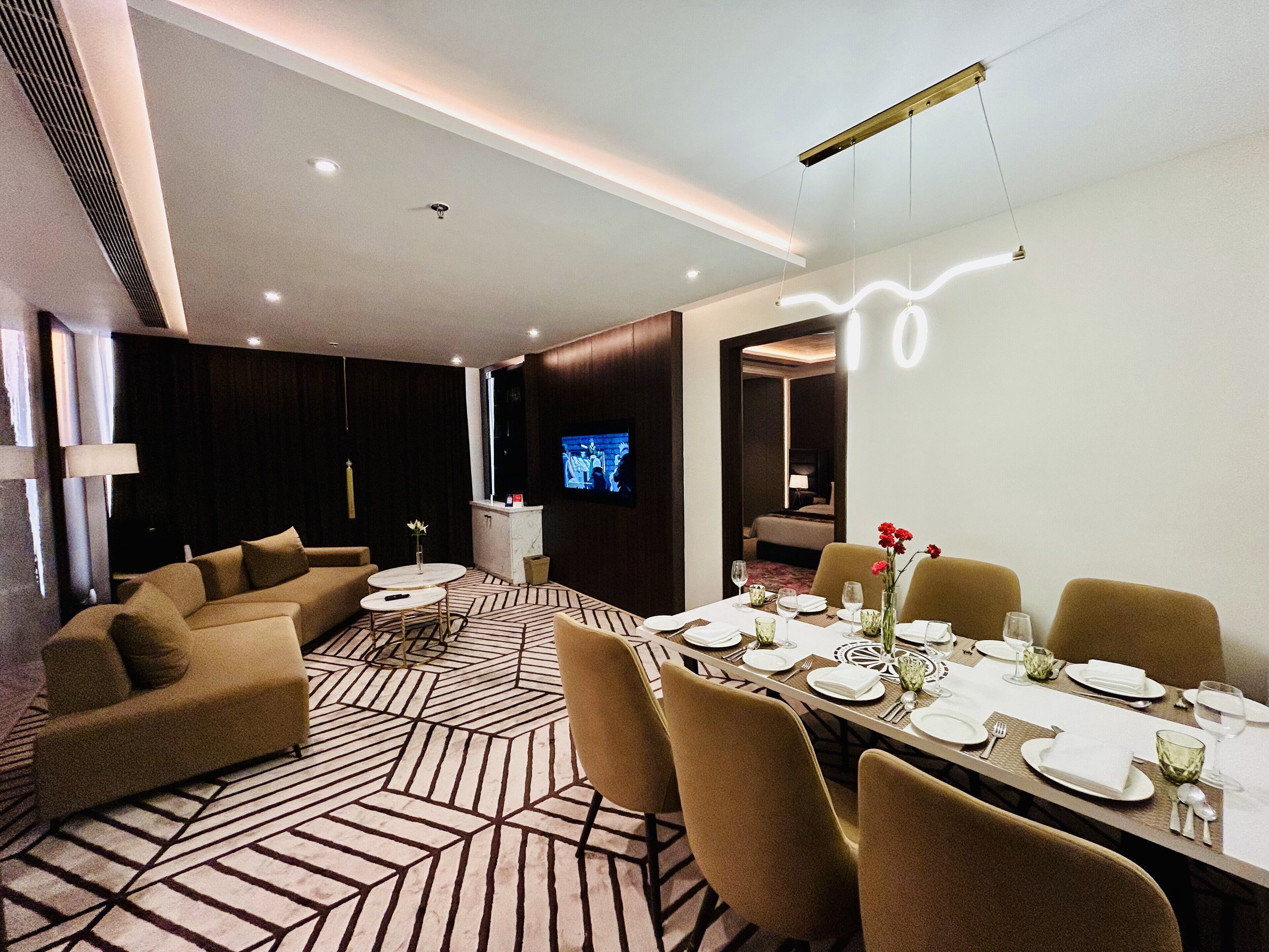 suite, 1 king bed | living area | 43-inch led tv with digital channels