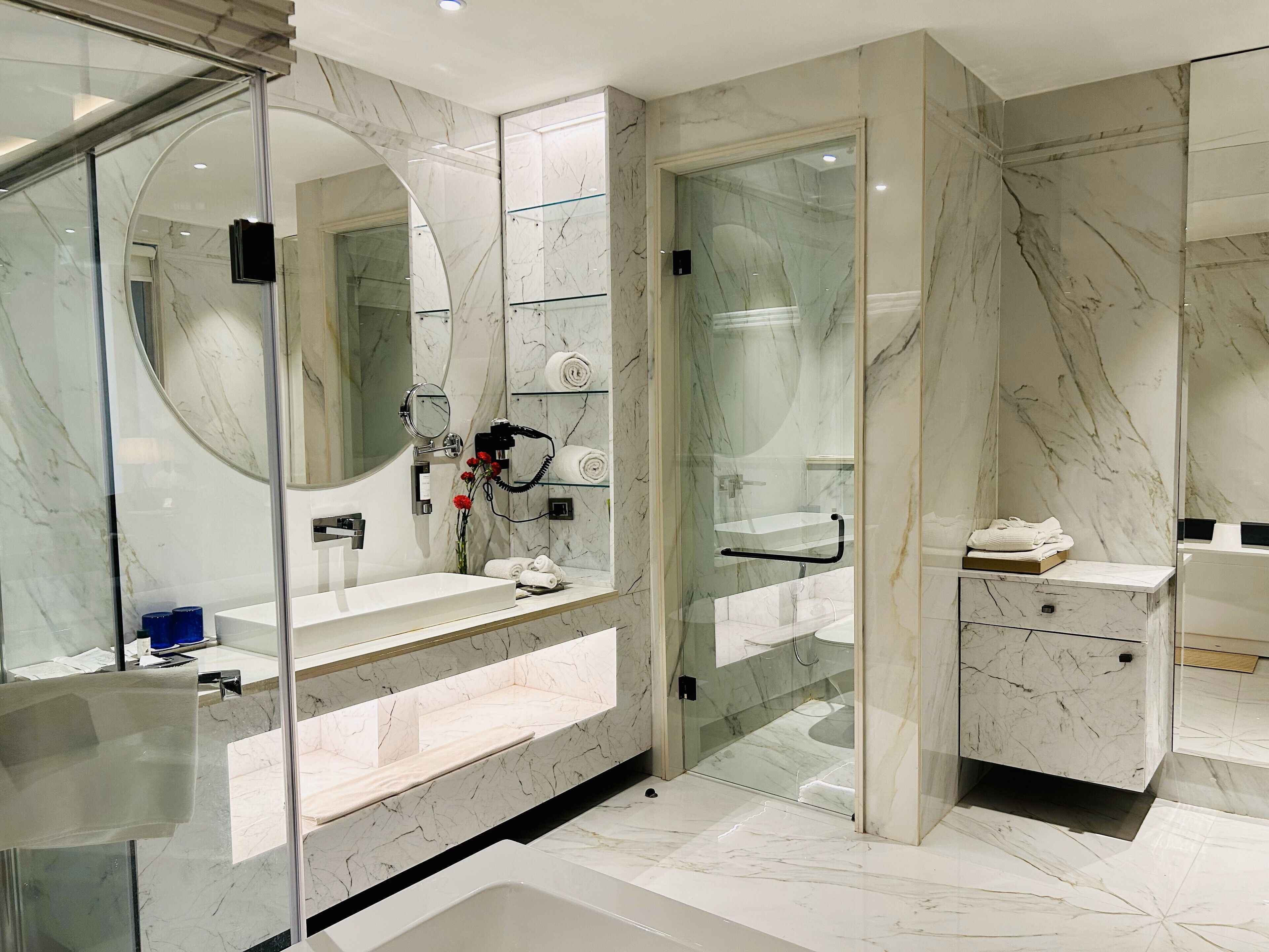 suite, 1 king bed | bathroom | shower, rainfall showerhead, free toiletries, hair dryer