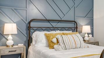 3 bedrooms, desk, iron/ironing board, travel crib