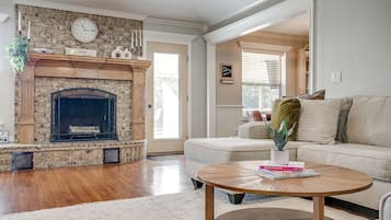 TV connectée, cheminée, jeux vidéo