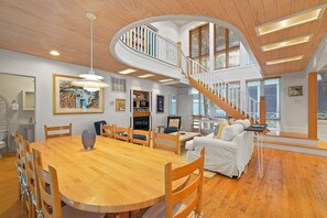 Dining - Pet-Friendly Cottage in Seaside, FL! Great Location + 2 Adult Bikes! (Santa Rosa Beach)