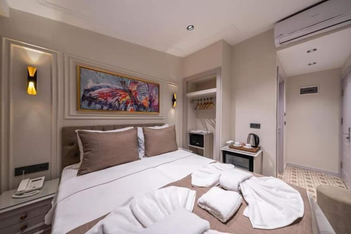 1 bedroom, minibar, in-room safe, individually decorated