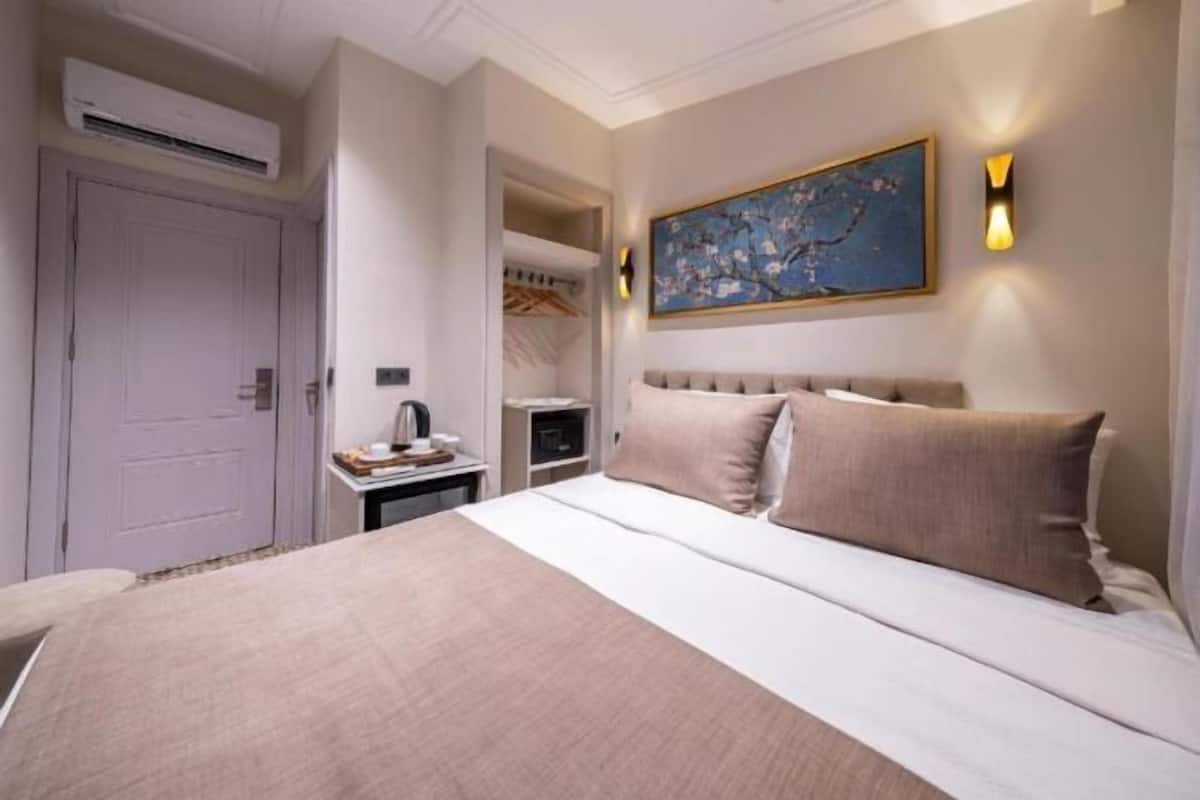1 bedroom, minibar, in-room safe, individually decorated