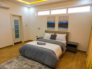 4 dormitorios, tabla de planchar con plancha, wifi y ropa de cama