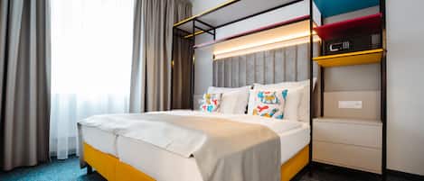 Family Apartment | 2 bedrooms, in-room safe, blackout drapes, soundproofing