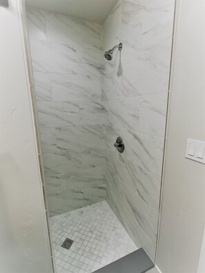 Shower, hair dryer, towels, soap - Outlaw Inn Unit 3. MODERN, newly remodeled unit, STEPS from Main Street!
(Ouray)