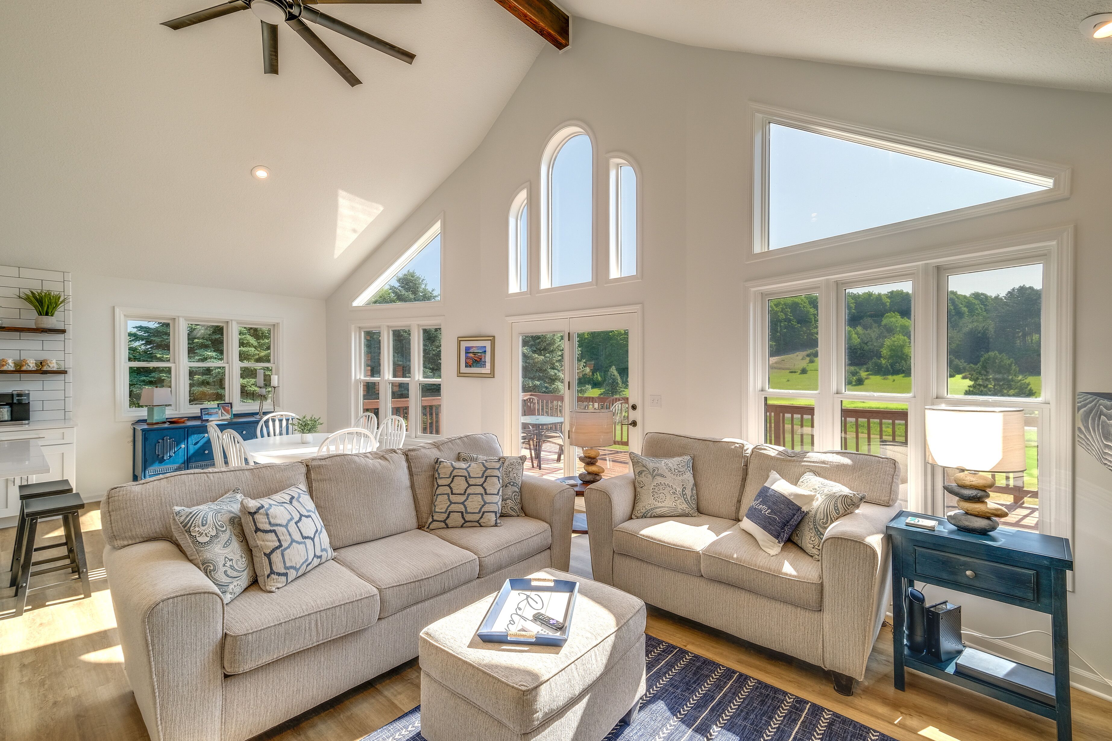 Beautiful Bellaire Home w/ Amenities, 4 Mi to Lake