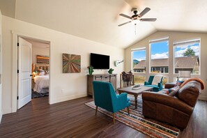 3 chambres, fer et planche à repasser, lit parapluie, Wi-Fi gratuit