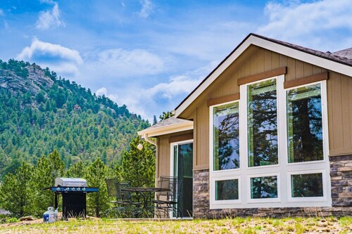 Sale! Dogs OK! Views, King Bed, Near National Park