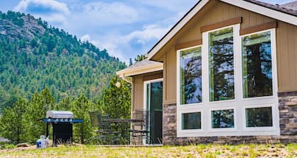 Sale! Dogs OK! Views, King Bed, Near National Park