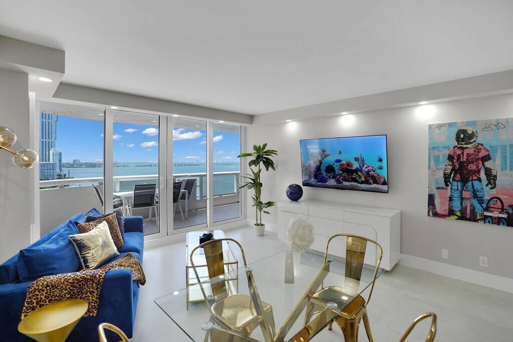 Fantasy! Jr. 2 Bedroom Condo Located Only 3 Miles to South Miami Beach
