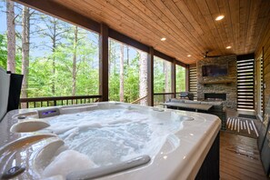 مغطس سبا داخلي