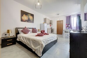 1 habitación, tabla de planchar con plancha y internet gratis